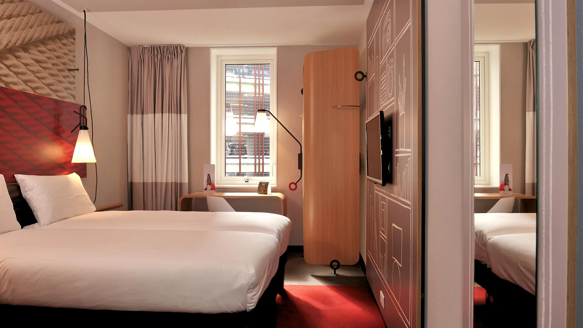 Ibis Rotterdam City Centre 3*,  Holland